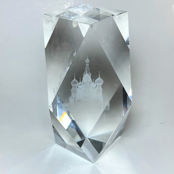 3D Crystal Glass Laser Cut Etched Paperweight Moscow Russia Red Square Cathedral - Picture 1 of 7